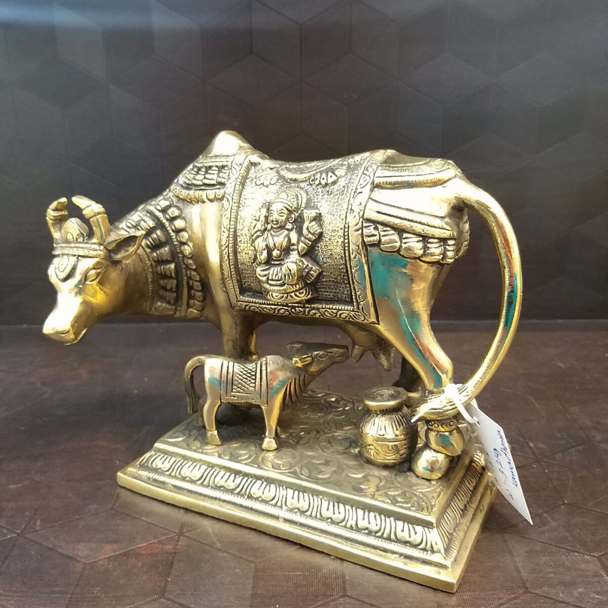 brass antique cow and calf statue home decor pooja items hindu god statues gift buy india online 6042 3