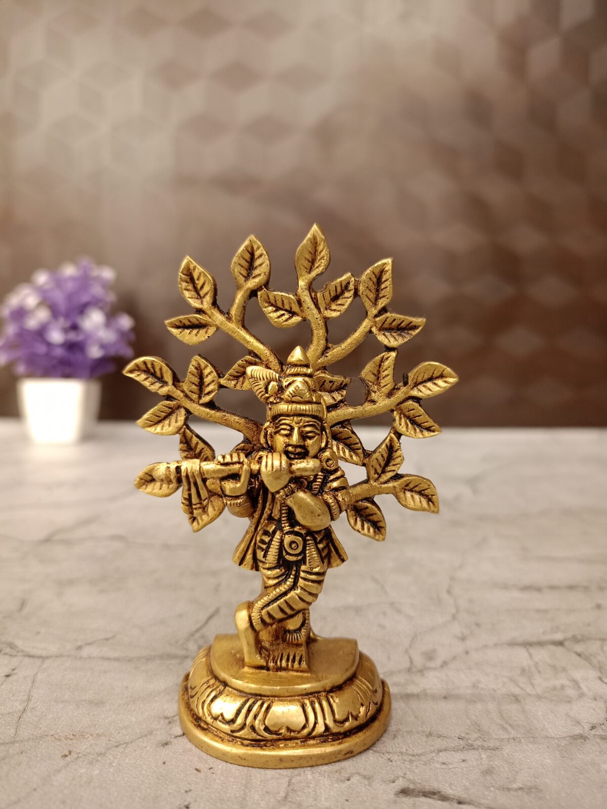 tree krishna