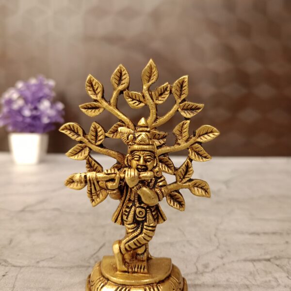 tree krishna