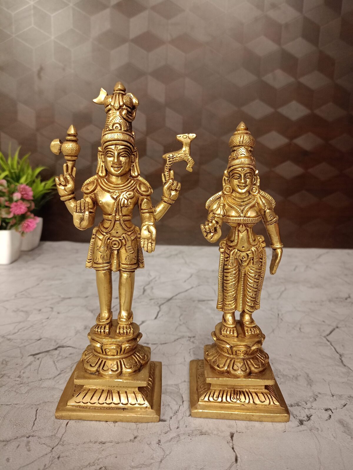 Brass Shivan Parvati Statue | Lord Shiva Parvati Pair Idol 9'' - Image 1