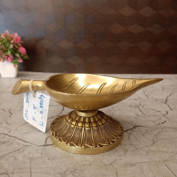 Brass Leaf Diya Big | Pure Brass Leaf Vilakku Large 3''
