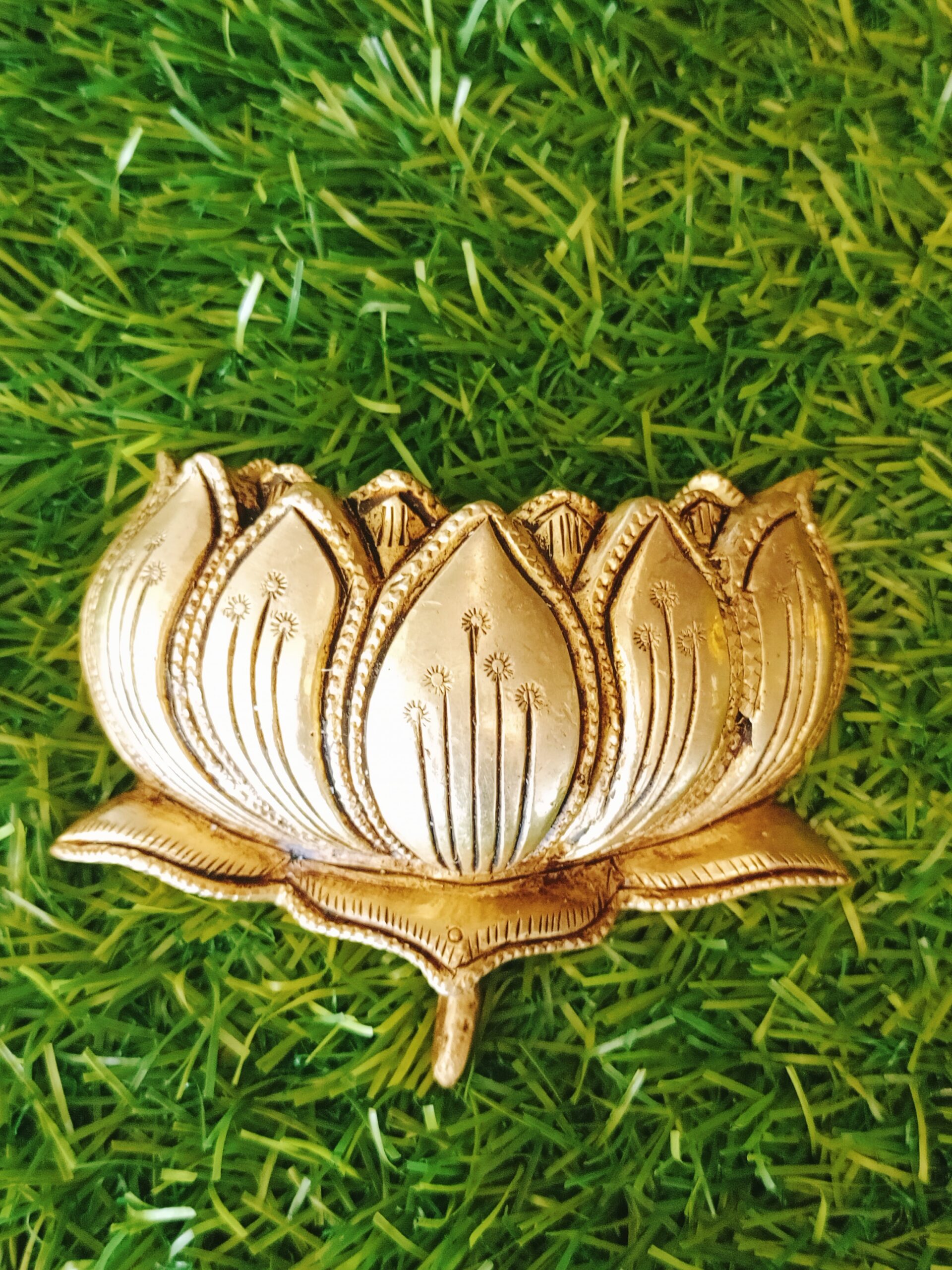 buy-brass-lotus-flower-hanging-homedecor-online-india-4 Brass Lotus Flower