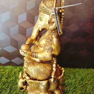 Brass Big Lotus Ganesha \ Pure & Antique