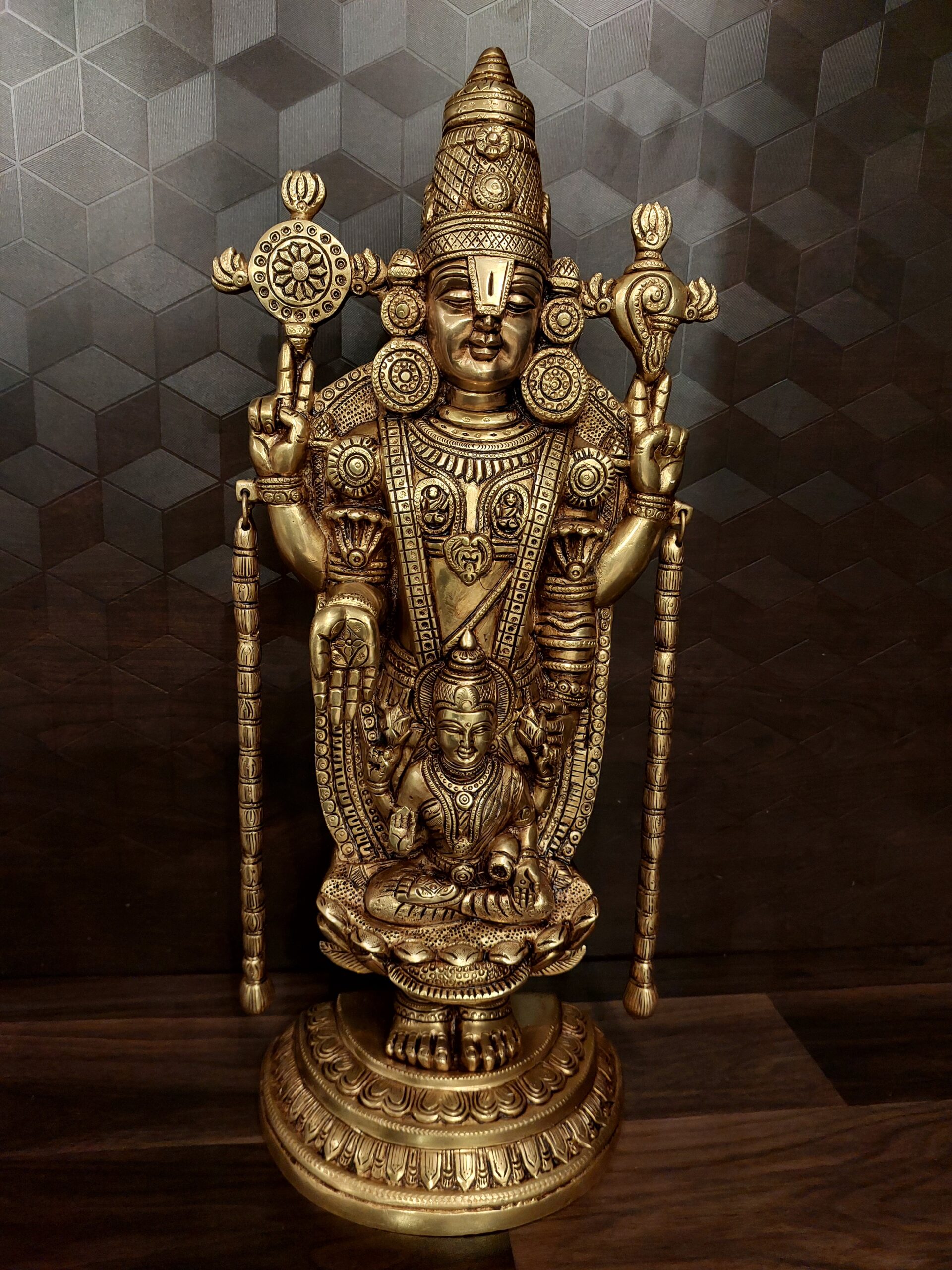 brass-balaji-with-lakshmi-idol-pooja-gift-home-decor-vgocart-coimbatore-india Brass Thirupathi Balaji With Lakshmi Statue - 19.5" - Image 1
