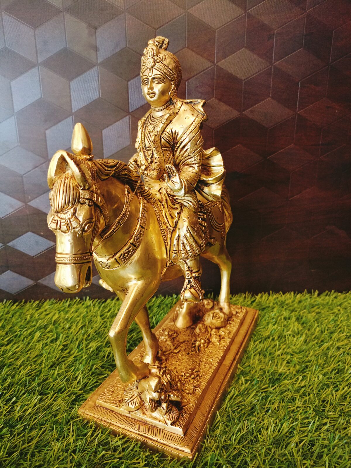 Yogi Swami Narayan Statue