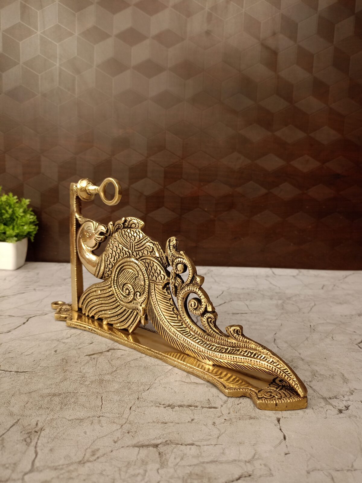 brass peacock bracket wall mount gift vgocart coimbatore india1 scaled