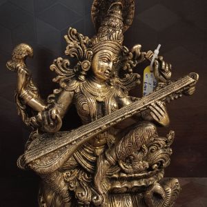 Brass Well Designed Saraswathi Statue 11″