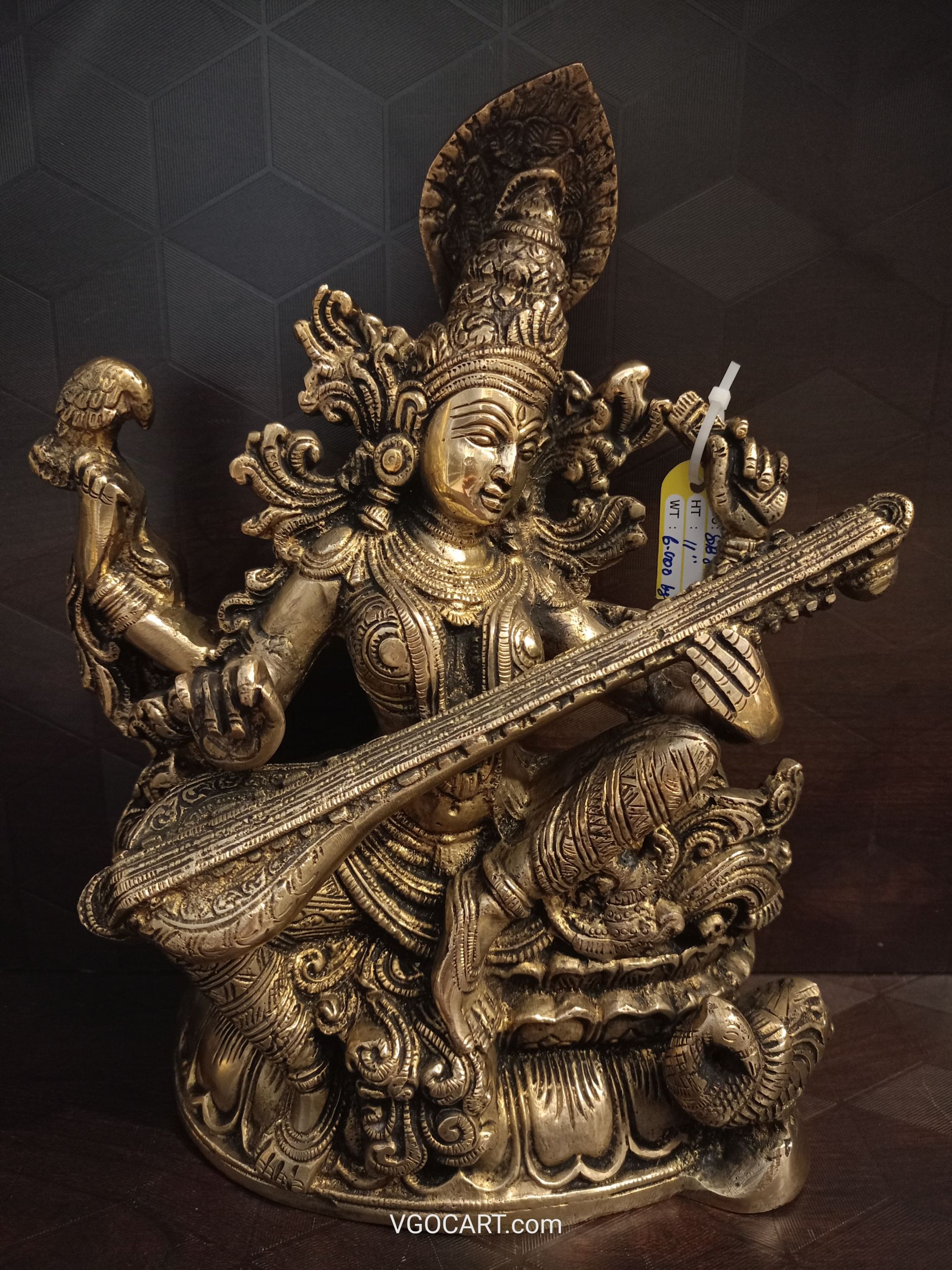 Brass Well Designed Saraswathi Statue 11″