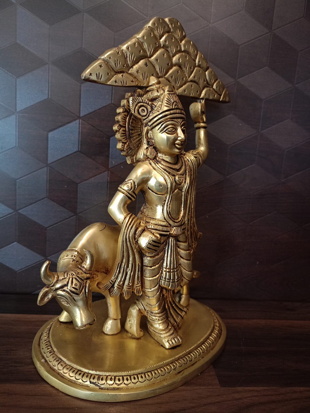 brass krishna hold on mountain pooja home decor gift vgocart coimbatore india scaled