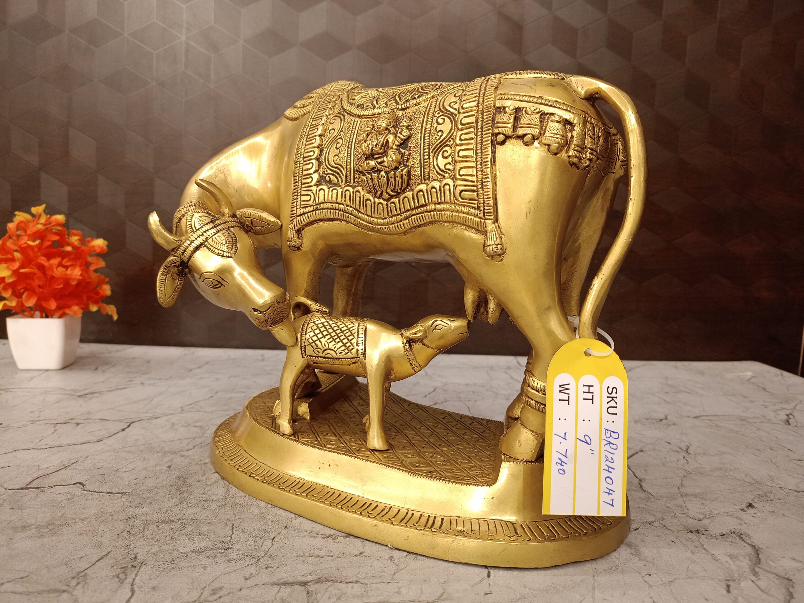 oplus_0 Buy Brass Big Cow And Calf With Flower Designs 9" - Image 4