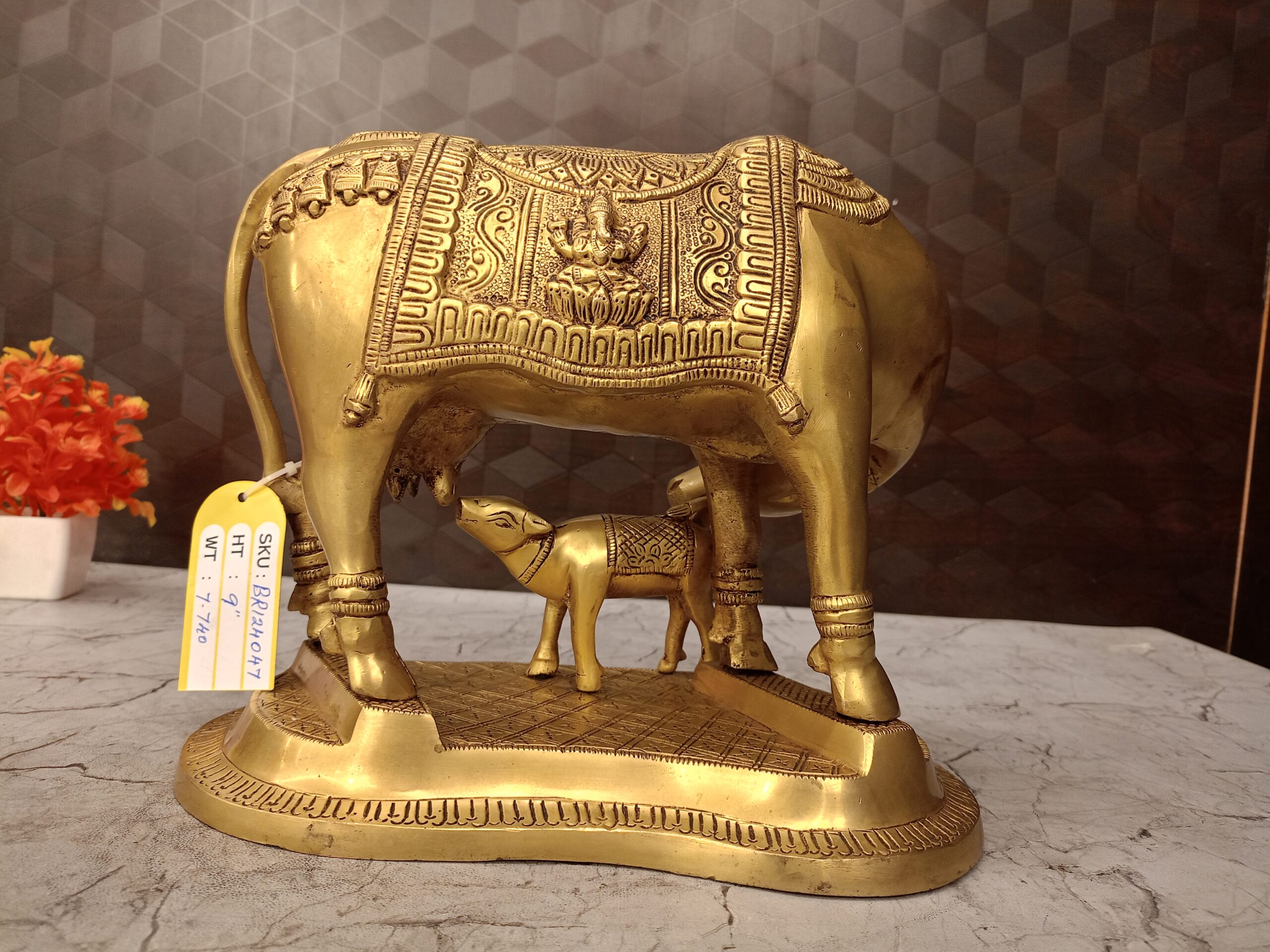 oplus_0 Buy Brass Big Cow And Calf With Flower Designs 9" - Image 2