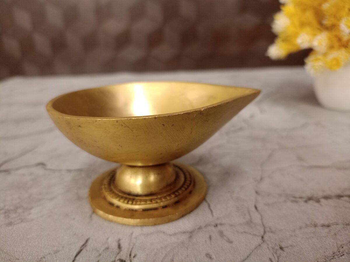 brass diya pooja gift antique vgocart coimbatore india13 scaled