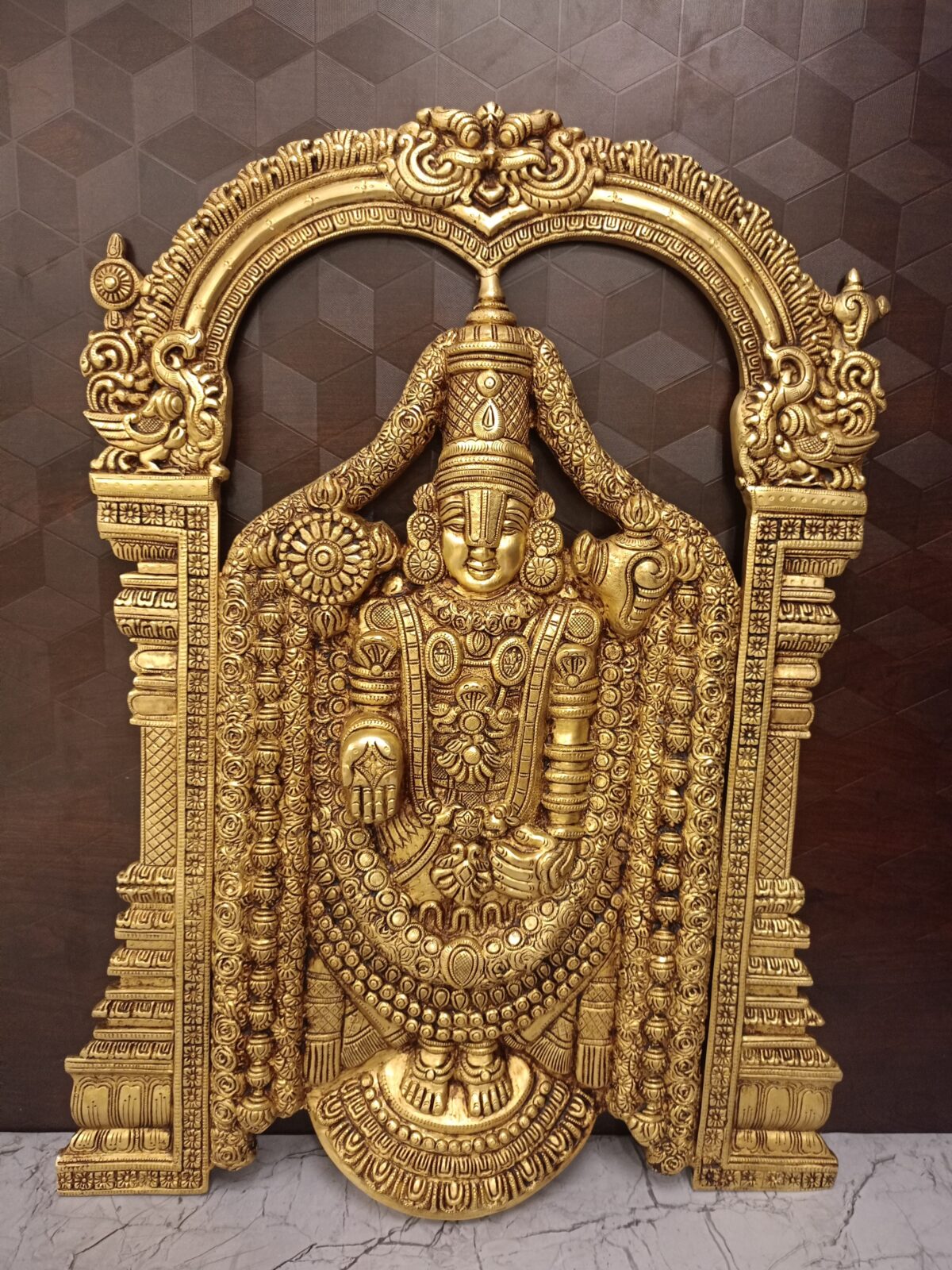 brass wall mount peumal idol pooja gift handcraft vgocart coimbatore india1 scaled