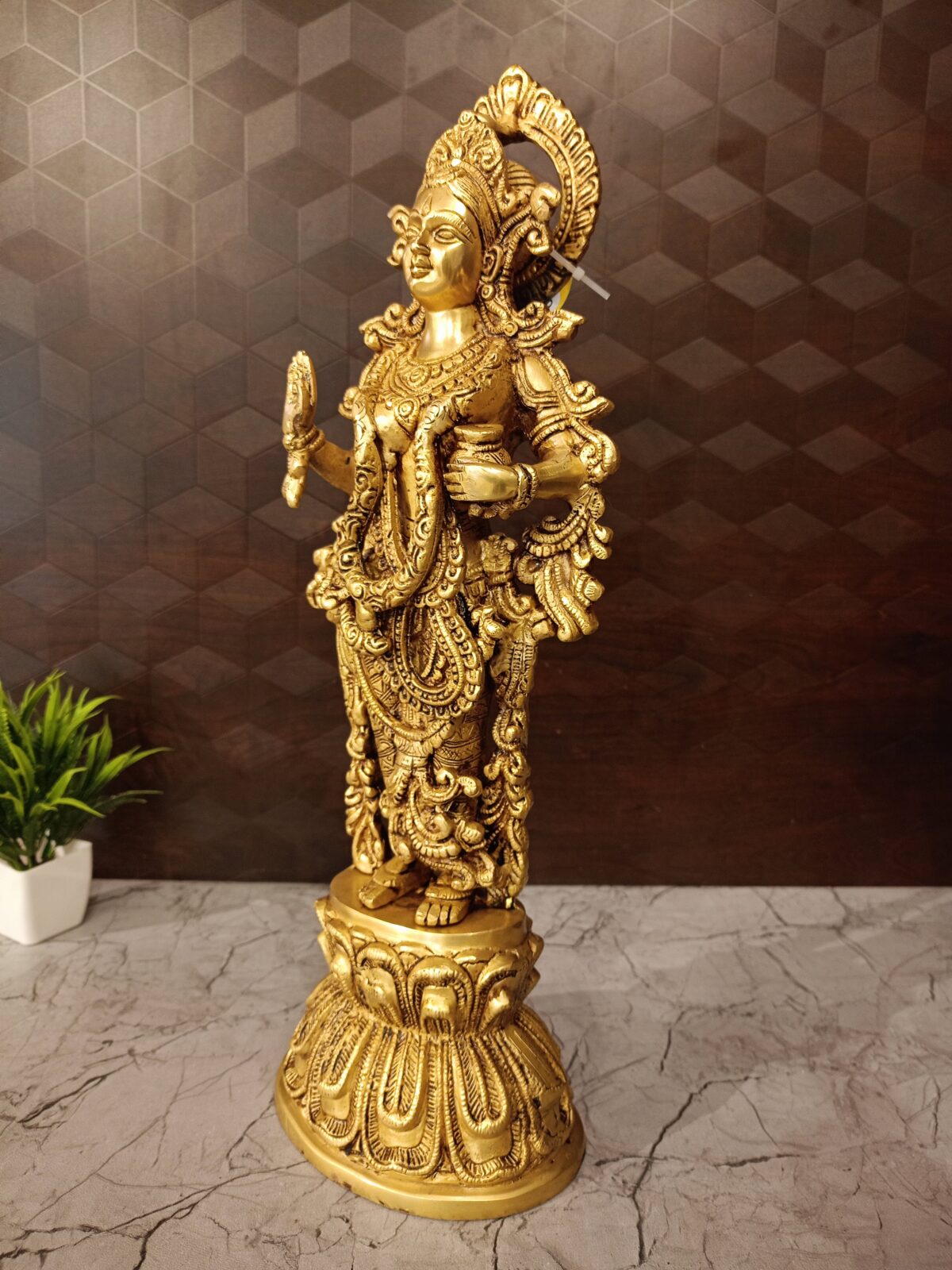 brass decor lady vgocart coimbatore india1 scaled