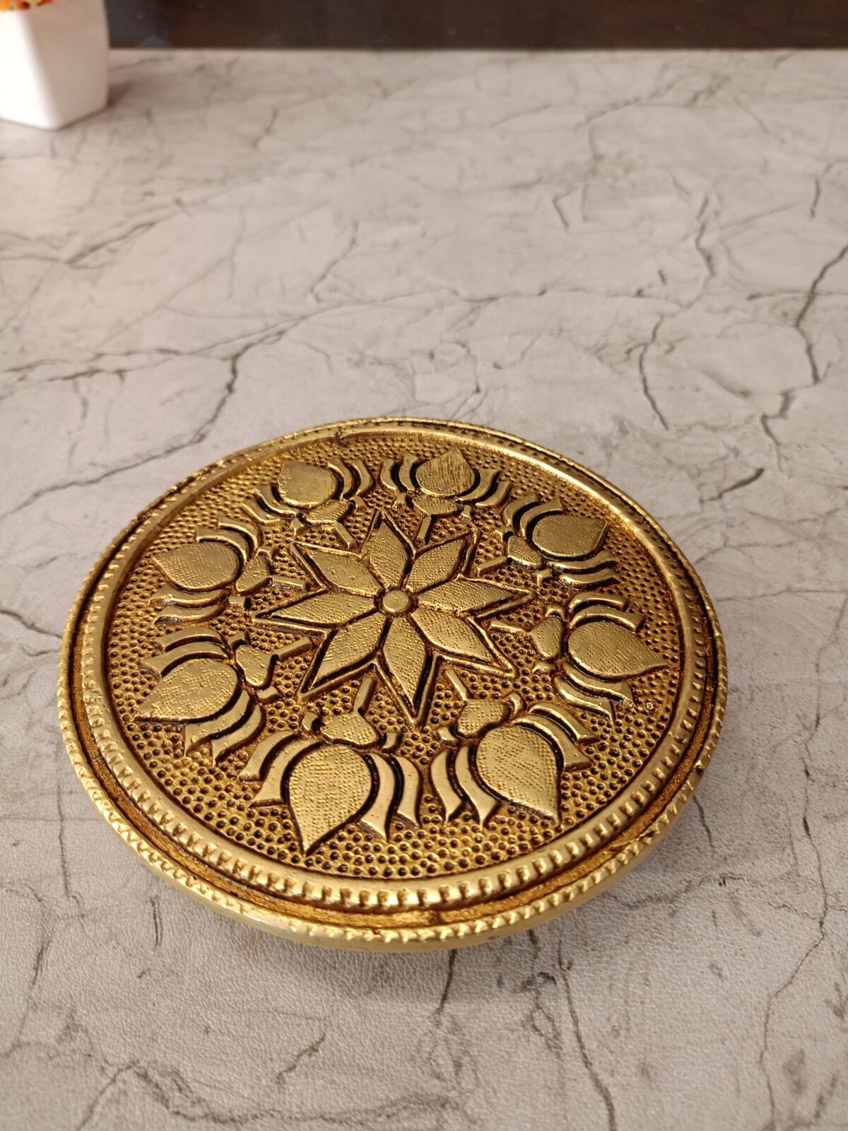 brass round chowki stand pooja vgocart coimbatore india1 scaled