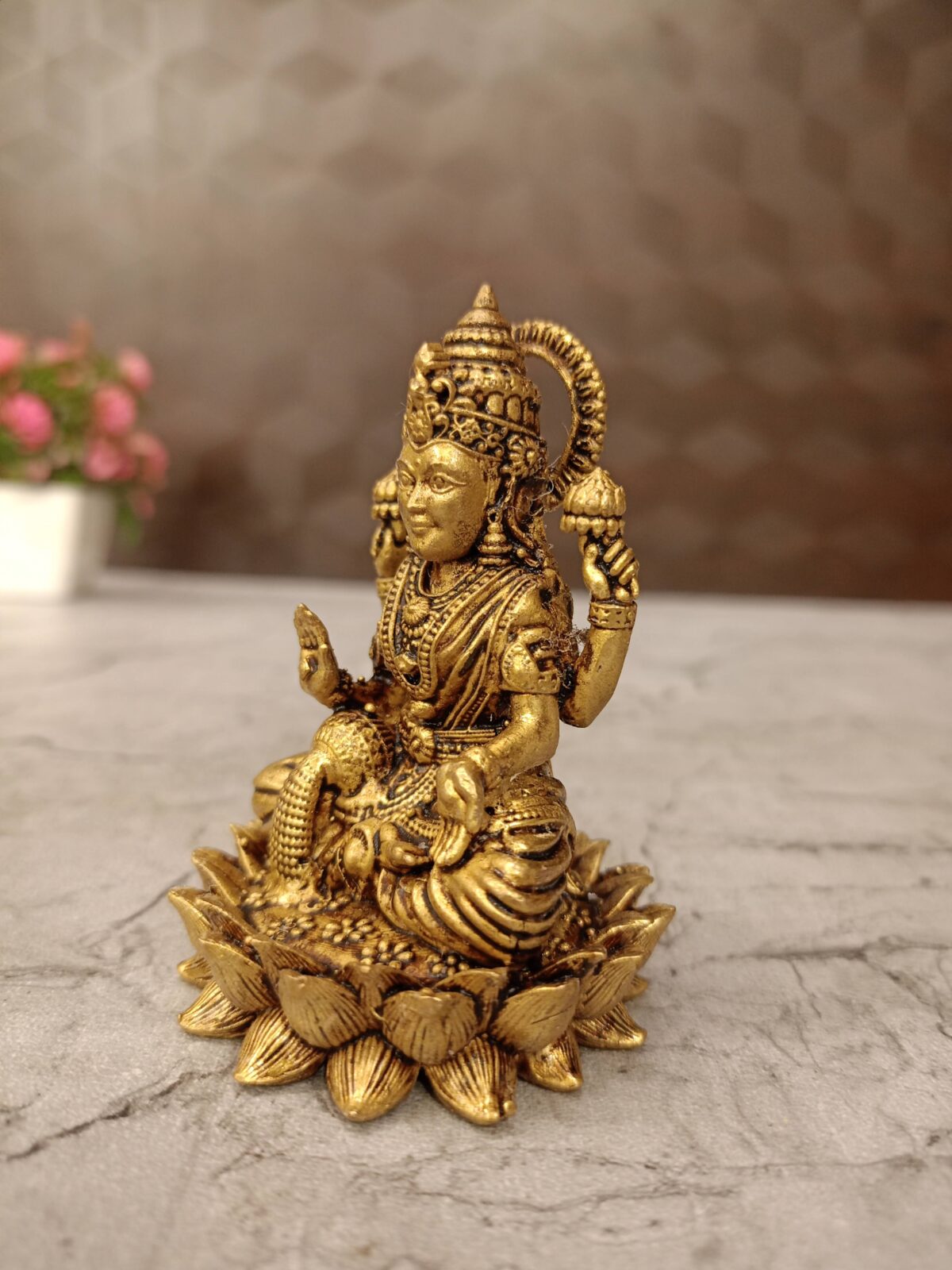 brass fine art lotus lakshmi idol pooja gift vgocart coimbatore india5 scaled