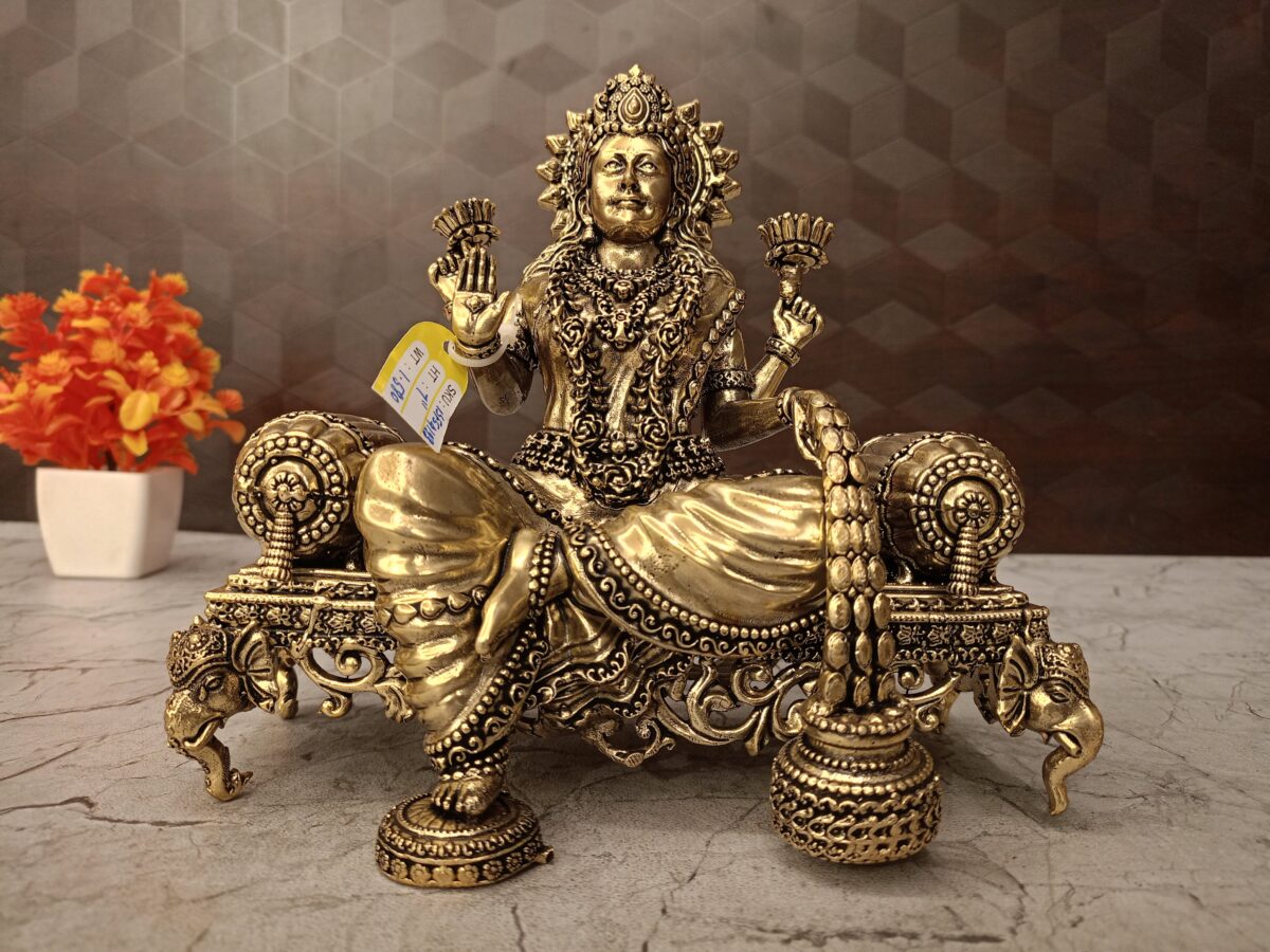 brass fine art lotus lakshmi statue pooja gift vgocart coimbatore india3 scaled