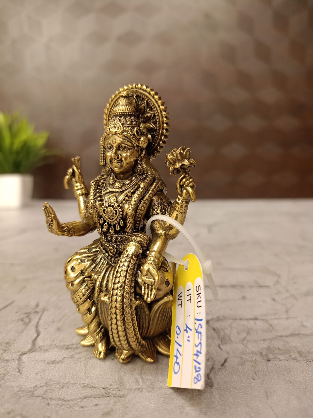 brass lotus lakshmi statue pooj gift vgocart coimbatore india1 scaled