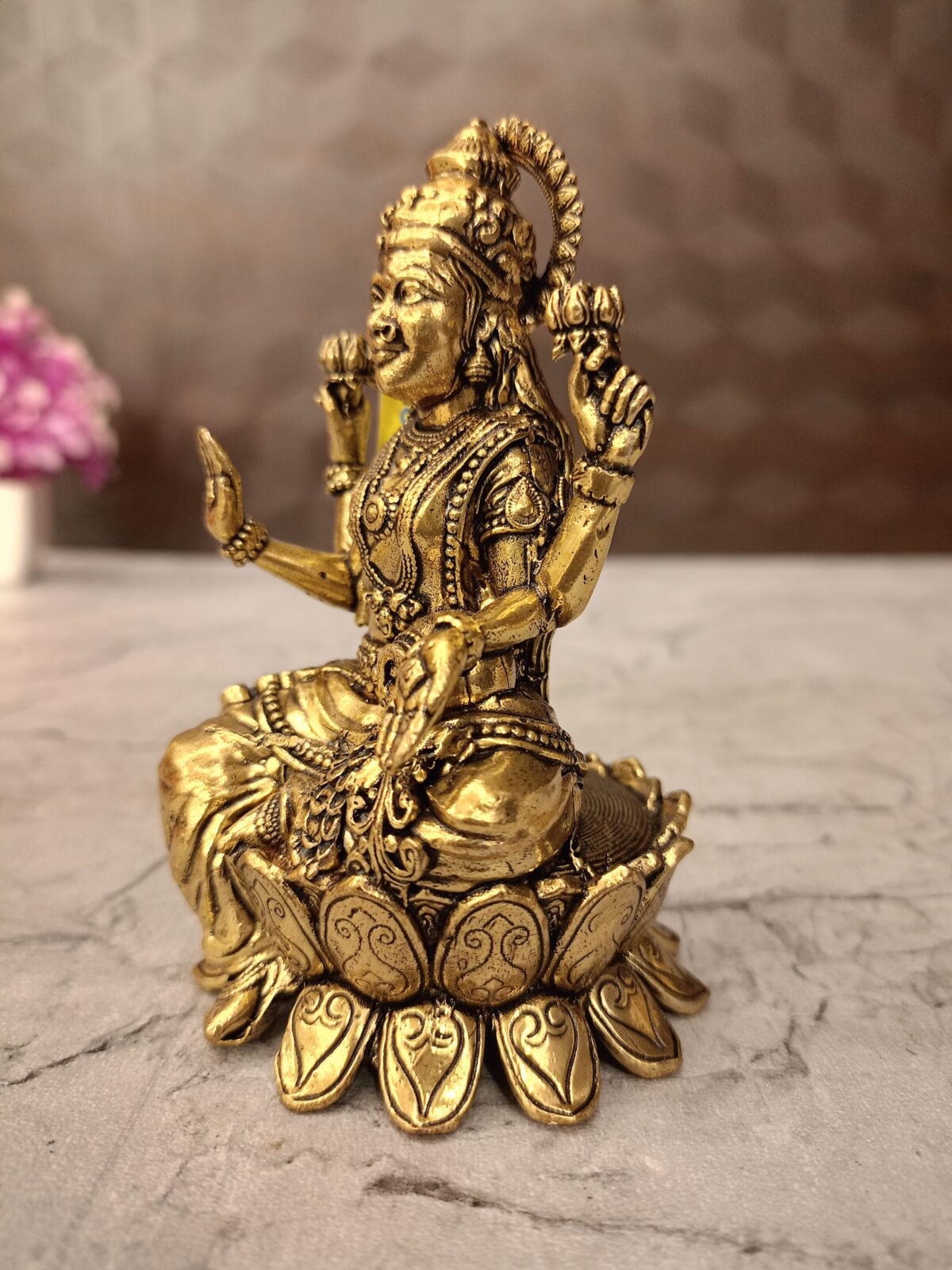 brass lotus lakshmi statue pooj gift vgocart coimbatore india5 scaled