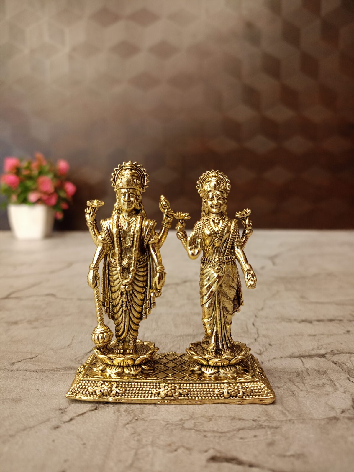 Brass Fine Art Vishnu Lakshmi Usage 