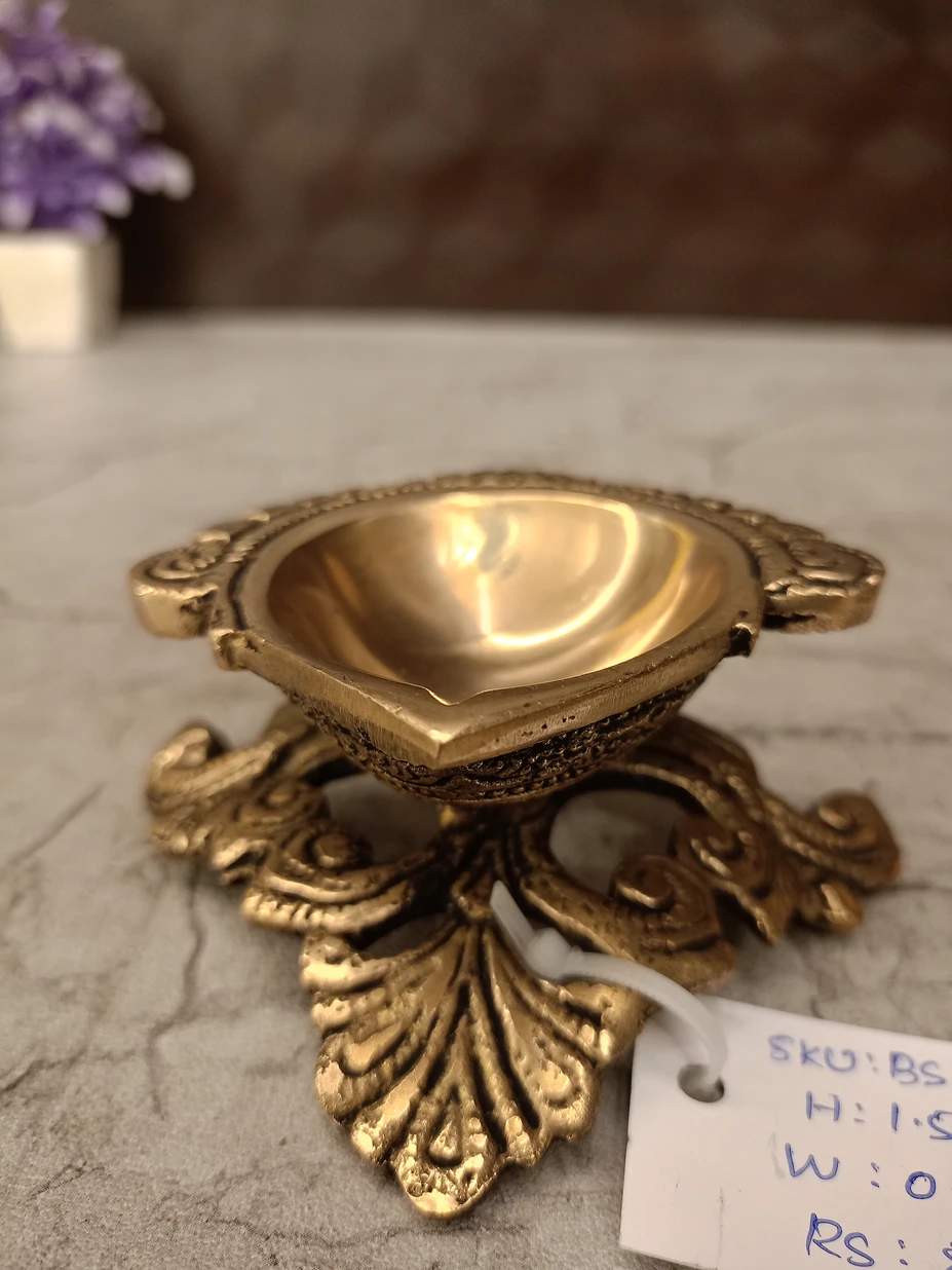 brass-agal-diya-with-designer-base-pooja-gift-vgocart-coimbatore3 brass-agal-diya-with-designer-base-pooja-gift-vgocart-coimbatore3